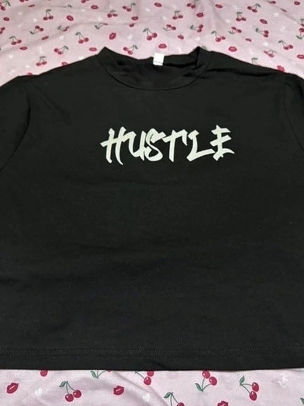 Graphic “Hustle” Cropped Short Sleeve Tee in Black Size XL
